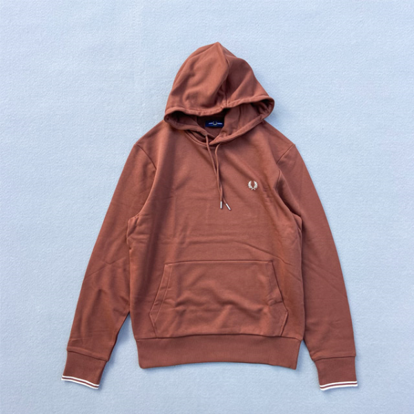 FRED PERRY SUDADERA CON CAPUCHA Y RIBETES